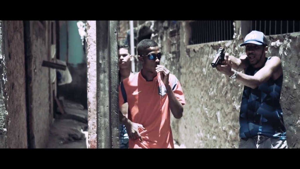 NOIS POR NOIS - O HOMEM INVISÍVEL (CLIPE OFICIAL).mp4_snapshot_03.41_[2018.03.19_16.24.30]