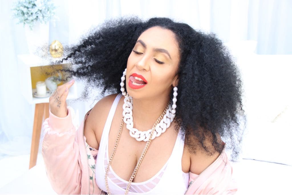 Karol de Souza e a Construção politica de um Sex Appeal irresistível!