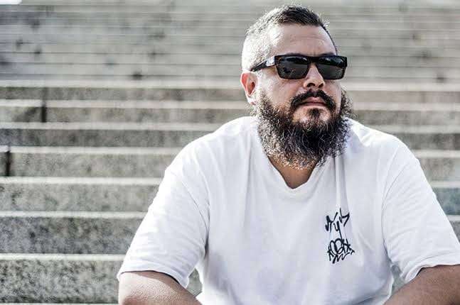 Rodrigo Ogi da Cidade Cinza pRÁ dentro de si: Pé no Chão!