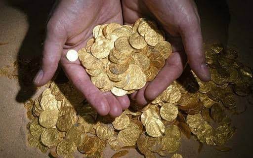 Tesouros desenterrados, diversas pedras preciosas: BAÚ DUDUDU