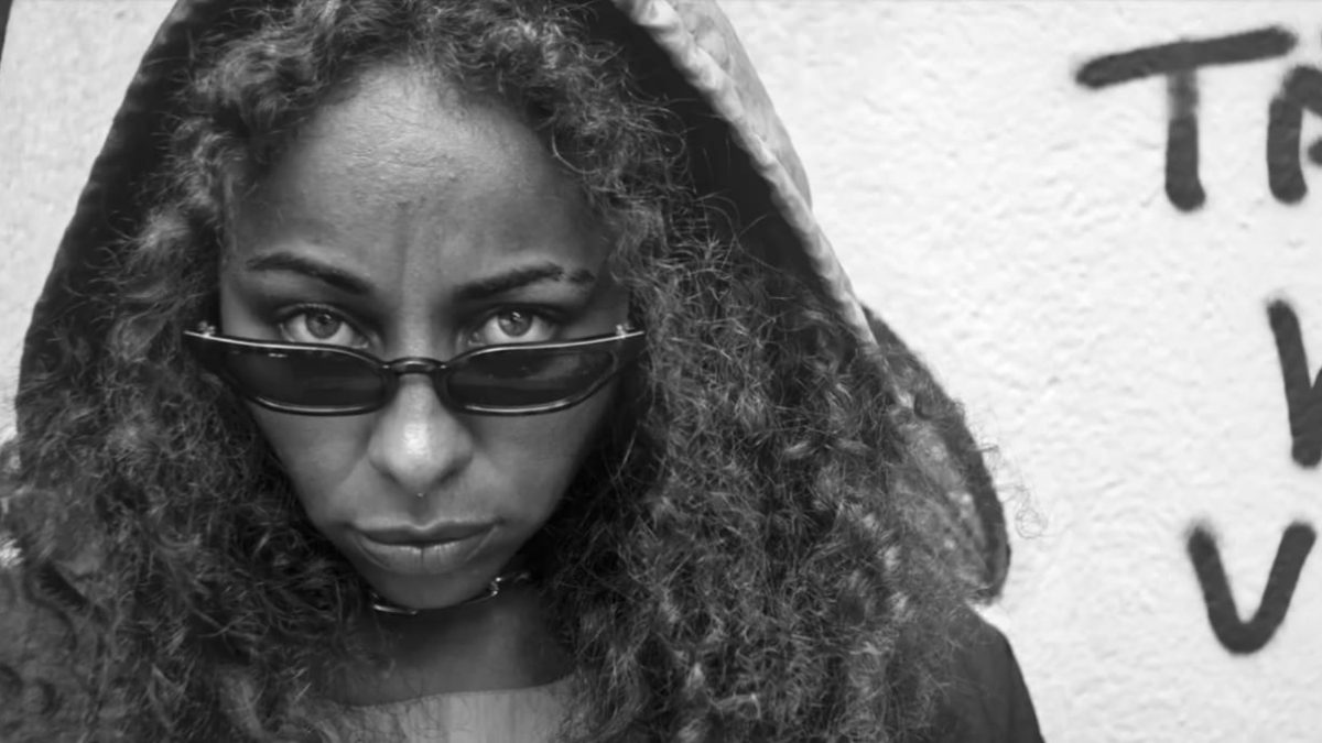 A eterna reconstrução de Joy Sales – Premiere do clipe de “Dicção”