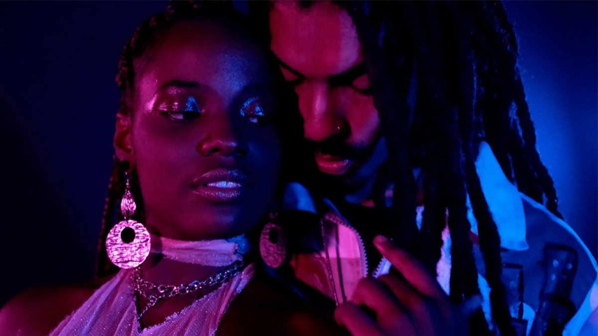 ISSA canta a combinação perfeita: Romance e Putaria (videoclipe)