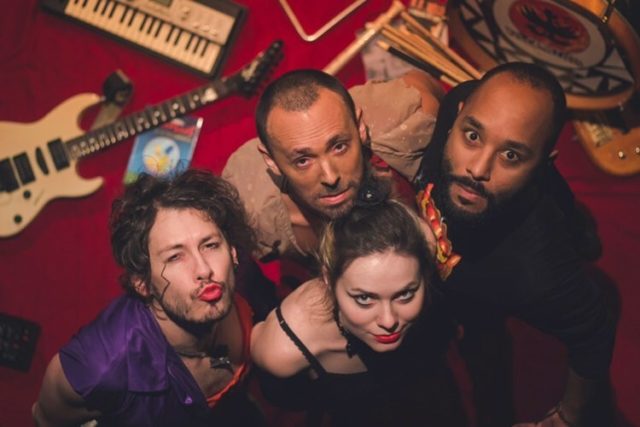 Vulcaniótica um álbum para todos e para ninguém