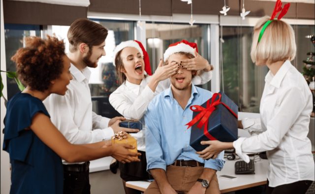 Prêmio Nacional de Rap no Brasil é amigo secreto da firma!