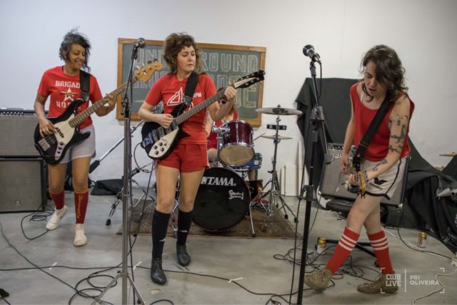 Cigarras, suas Desordeiras!