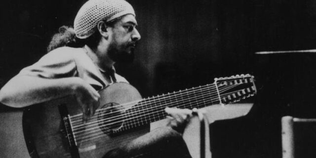 Cordas de nylon, teclas pretas e o Brasil miscigenado de Egberto Gismonti