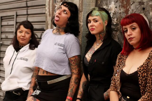 Refugiadas lançam seu primeiro álbum