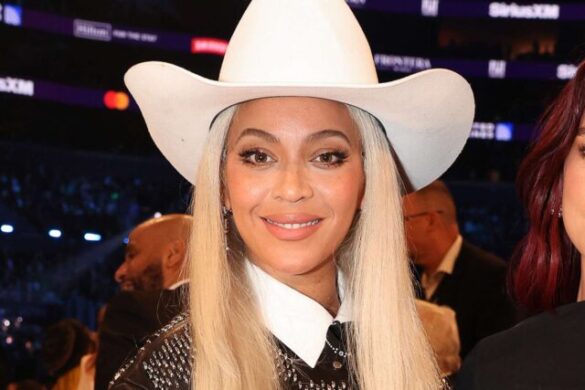 Beyonce ostentando um chapéu Stentson, clássico acessório da música country!