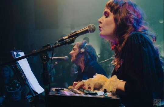 Cidade dos Normais e a poesia distópica da Escambau